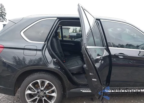 2015 BMW X5 xDrive35I z USA, uszkodzony, nr VIN 5UXKR0C52F0P01037